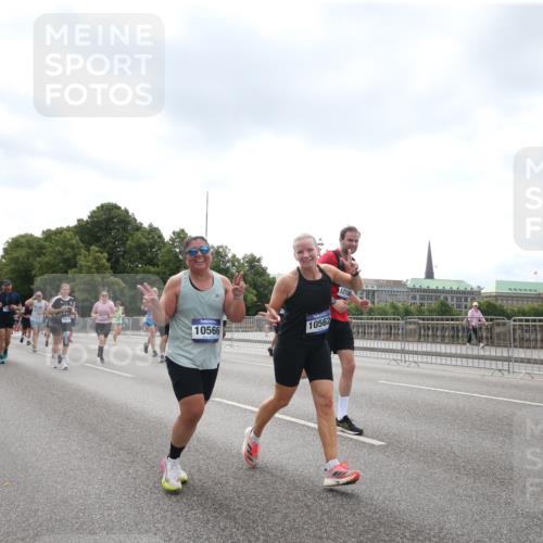 29.06.2025 - hella hamburg halbmarathon Jannik Wohlers http://msf.ph/oto/8152960 29.06.2025 10:44:43 Lombardsbrücke 1024, 1629, 1685, 1798, 2007, 2779, 3160, 3164, 3570, 3993, 4186, 4275, 4337, 4851, 5190, 6509, 6980, 7699, 7912, 8594, 8762, 8907, 10562, 10566, 10707, 11314, 11393, 12198, 12332, 12334, 12394, 12793, 12905, 13261, 13555, 13580, 14002, 14513, 14758, 14777, 15458, 15750, 15751, 15998, 16850, 17521, 18084, 18230, 18294 meine-sportfotos.de