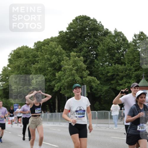 29.06.2025 - hella hamburg halbmarathon Jannik Wohlers http://msf.ph/oto/8152964 29.06.2025 10:52:42 Lombardsbrücke 2291, 2701, 2988, 3787, 4626, 5428, 6135, 6521, 7483, 7681, 10417, 10568, 10661, 11520, 11524, 13489, 13916, 13917, 14038, 14761, 14765, 14807, 14977, 14979, 16137, 16156, 16961, 18988 meine-sportfotos.de