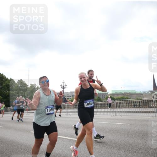 29.06.2025 - hella hamburg halbmarathon Jannik Wohlers http://msf.ph/oto/8152990 29.06.2025 10:44:44 Lombardsbrücke 1024, 1685, 1798, 2007, 2779, 3160, 3164, 3993, 4186, 4337, 4851, 5099, 5190, 6509, 6788, 6980, 7699, 7912, 8594, 8605, 8762, 8907, 10562, 10566, 10707, 11314, 11393, 12198, 12332, 12334, 12394, 12793, 12905, 13555, 13580, 14002, 14513, 14758, 14777, 15458, 15750, 15751, 15998, 16850, 17521, 18084, 18230, 18294 meine-sportfotos.de