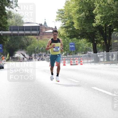 29.06.2025 - hella hamburg halbmarathon Jannik Wohlers http://msf.ph/oto/8153003 29.06.2025 09:32:12 Lombardsbrücke 14, 17, 19, 21 meine-sportfotos.de