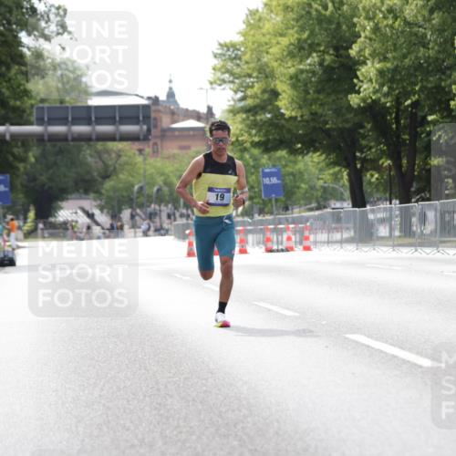 29.06.2025 - hella hamburg halbmarathon Jannik Wohlers http://msf.ph/oto/8153013 29.06.2025 09:32:12 Lombardsbrücke 14, 17, 19, 21 meine-sportfotos.de