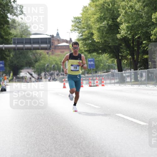 29.06.2025 - hella hamburg halbmarathon Jannik Wohlers http://msf.ph/oto/8153027 29.06.2025 09:32:12 Lombardsbrücke 14, 17, 19, 21 meine-sportfotos.de