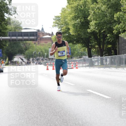 29.06.2025 - hella hamburg halbmarathon Jannik Wohlers http://msf.ph/oto/8153068 29.06.2025 09:32:13 Lombardsbrücke 14, 17, 19, 21 meine-sportfotos.de