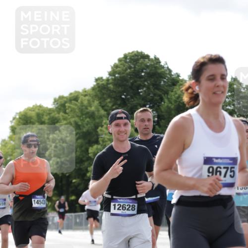 29.06.2025 - hella hamburg halbmarathon Jannik Wohlers http://msf.ph/oto/8153084 29.06.2025 10:15:35 Lombardsbrücke 1156, 1308, 1651, 2071, 2076, 2165, 2436, 3167, 4828, 5046, 5423, 7897, 7941, 7942, 8169, 8274, 8554, 8746, 8885, 9675, 9784, 9802, 10107, 10608, 11113, 11303, 11478, 11774, 11783, 11818, 12427, 12469, 12628, 14543, 14559, 15571, 15889, 16020, 16348, 16606, 17692, 18641, 19030 meine-sportfotos.de