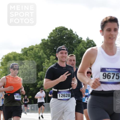 29.06.2025 - hella hamburg halbmarathon Jannik Wohlers http://msf.ph/oto/8153097 29.06.2025 10:15:36 Lombardsbrücke 1156, 1308, 1651, 2071, 2076, 2165, 2436, 2803, 3167, 4828, 5046, 5423, 7897, 7941, 7942, 8169, 8274, 8554, 8746, 8885, 9675, 9784, 9802, 10107, 10608, 10844, 11113, 11303, 11478, 11774, 11783, 11818, 12427, 12469, 12628, 14543, 14559, 15571, 15724, 15889, 16020, 16348, 16606, 17692, 18641, 19030 meine-sportfotos.de