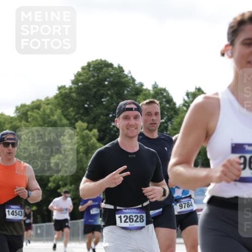 29.06.2025 - hella hamburg halbmarathon Jannik Wohlers http://msf.ph/oto/8153120 29.06.2025 10:15:36 Lombardsbrücke 1156, 1308, 1651, 2071, 2076, 2165, 2436, 2803, 3167, 4828, 5046, 5423, 7897, 7941, 7942, 8169, 8274, 8554, 8746, 8885, 9675, 9784, 9802, 10107, 10608, 10844, 11113, 11303, 11478, 11774, 11783, 11818, 12427, 12469, 12628, 14543, 14559, 15571, 15724, 15889, 16020, 16348, 16606, 17692, 18641, 19030 meine-sportfotos.de