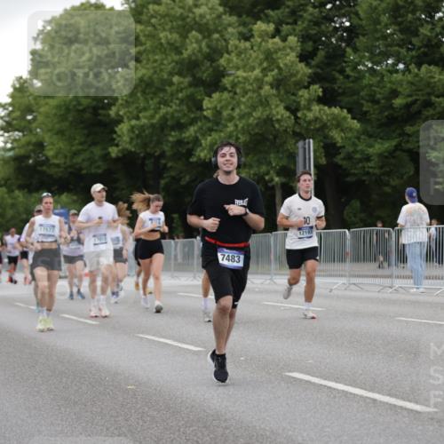 29.06.2025 - hella hamburg halbmarathon Jannik Wohlers http://msf.ph/oto/8153123 29.06.2025 10:52:48 Lombardsbrücke 2291, 2409, 4195, 4626, 5428, 6135, 6521, 7483, 7681, 8414, 9764, 10043, 10490, 10661, 11520, 11524, 12193, 12219, 12700, 13011, 13326, 13489, 13916, 13917, 14038, 14419, 14761, 14977, 16137, 17012, 17577, 17600, 18311, 18988 meine-sportfotos.de