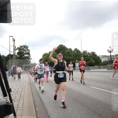 29.06.2025 - hella hamburg halbmarathon Jannik Wohlers http://msf.ph/oto/8153142 29.06.2025 10:47:10 Lombardsbrücke 1045, 1434, 2148, 2407, 2704, 2790, 2882, 2994, 3339, 4037, 4325, 4423, 4974, 4975, 5621, 5622, 5895, 6255, 6256, 6995, 7403, 7970, 8270, 8550, 8953, 9687, 9969, 9972, 10075, 10206, 10991, 11276, 11351, 11458, 11730, 11738, 11802, 12431, 12432, 13737, 13806, 13830, 13898, 13909, 14197, 14516, 14517, 15413, 15543, 16018, 16305, 16552, 16686, 17122, 17216, 17514, 18415, 18474, 18623, 18852, 18858 meine-sportfotos.de