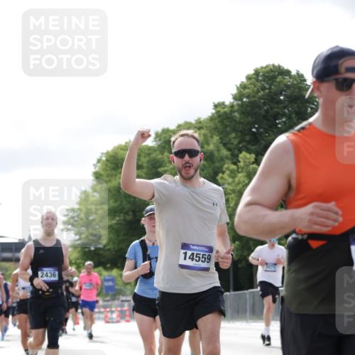 29.06.2025 - hella hamburg halbmarathon Jannik Wohlers http://msf.ph/oto/8153146 29.06.2025 10:15:37 Lombardsbrücke 1156, 1308, 1651, 2071, 2076, 2165, 2436, 2803, 3167, 4828, 5046, 5423, 7897, 7941, 7942, 8169, 8274, 8554, 8746, 8885, 9601, 9675, 9784, 9802, 10107, 10292, 10608, 10844, 11113, 11303, 11478, 11774, 11783, 11818, 12427, 12628, 14543, 14559, 15571, 15724, 15889, 16020, 16348, 16606, 17692, 18641, 19030 meine-sportfotos.de