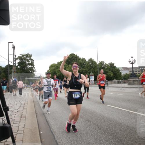 29.06.2025 - hella hamburg halbmarathon Jannik Wohlers http://msf.ph/oto/8153152 29.06.2025 10:47:10 Lombardsbrücke 1045, 1434, 2148, 2407, 2704, 2790, 2882, 2994, 3339, 4037, 4325, 4423, 4974, 4975, 5621, 5622, 5895, 6255, 6256, 6995, 7403, 7970, 8270, 8550, 8953, 9687, 9969, 9972, 10075, 10206, 10991, 11276, 11351, 11458, 11730, 11738, 11802, 12431, 12432, 13737, 13806, 13830, 13898, 13909, 14197, 14516, 14517, 15413, 15543, 16018, 16305, 16552, 16686, 17122, 17216, 17514, 18415, 18474, 18623, 18852, 18858 meine-sportfotos.de