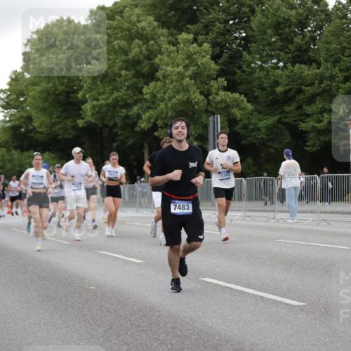 29.06.2025 - hella hamburg halbmarathon Jannik Wohlers http://msf.ph/oto/8153156 29.06.2025 10:52:49 Lombardsbrücke 2291, 2409, 4195, 4626, 5428, 6521, 7483, 7681, 8212, 8414, 9764, 10043, 10490, 10661, 11520, 11524, 12193, 12219, 12700, 13011, 13326, 13489, 13916, 13917, 14038, 14419, 14761, 16137, 17012, 17577, 17600, 18311, 18988 meine-sportfotos.de