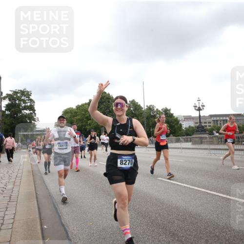 29.06.2025 - hella hamburg halbmarathon Jannik Wohlers http://msf.ph/oto/8153171 29.06.2025 10:47:10 Lombardsbrücke 1045, 1434, 2148, 2407, 2704, 2790, 2882, 2994, 3339, 4037, 4325, 4423, 4974, 4975, 5621, 5622, 5895, 6255, 6256, 6995, 7403, 7970, 8270, 8550, 8953, 9687, 9969, 9972, 10075, 10206, 10991, 11276, 11351, 11458, 11730, 11738, 11802, 12431, 12432, 13737, 13806, 13830, 13898, 13909, 14197, 14516, 14517, 15413, 15543, 16018, 16305, 16552, 16686, 17122, 17216, 17514, 18415, 18474, 18623, 18852, 18858 meine-sportfotos.de