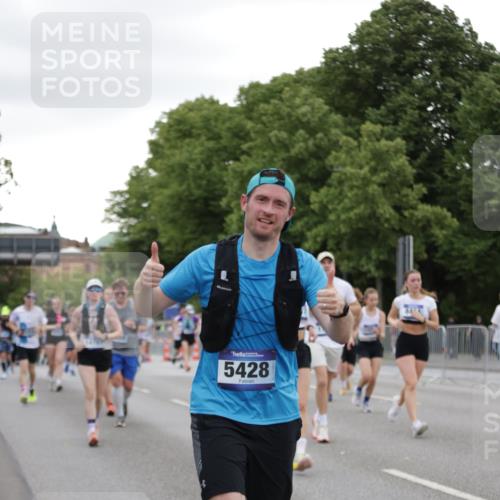 29.06.2025 - hella hamburg halbmarathon Jannik Wohlers http://msf.ph/oto/8153191 29.06.2025 10:52:51 Lombardsbrücke 1900, 1906, 2065, 2291, 2409, 4195, 4626, 5428, 6521, 7483, 7681, 8212, 8414, 8515, 8906, 9764, 10043, 10175, 10490, 10661, 12193, 12219, 12700, 13011, 13326, 13489, 13916, 13917, 14038, 14419, 14761, 16137, 17012, 17577, 17600, 18311, 18988 meine-sportfotos.de