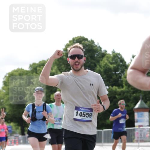 29.06.2025 - hella hamburg halbmarathon Jannik Wohlers http://msf.ph/oto/8153194 29.06.2025 10:15:37 Lombardsbrücke 1156, 1308, 1651, 2071, 2076, 2165, 2436, 2803, 3167, 4828, 5046, 5423, 7897, 7941, 7942, 8169, 8274, 8554, 8746, 8885, 9601, 9675, 9784, 9802, 10107, 10292, 10608, 10844, 11113, 11303, 11478, 11774, 11783, 11818, 12427, 12628, 14543, 14559, 15571, 15724, 15889, 16020, 16348, 16606, 17692, 18641, 19030 meine-sportfotos.de