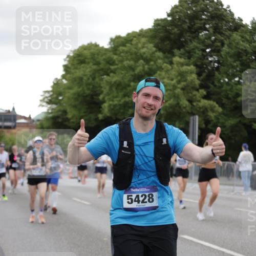 29.06.2025 - hella hamburg halbmarathon Jannik Wohlers http://msf.ph/oto/8153215 29.06.2025 10:52:51 Lombardsbrücke 1900, 1906, 2065, 2291, 2409, 4195, 4626, 5428, 6521, 7483, 7681, 8212, 8414, 8515, 8906, 9764, 10043, 10175, 10490, 10661, 12193, 12219, 12700, 13011, 13326, 13489, 13916, 13917, 14038, 14419, 14761, 16137, 17012, 17577, 17600, 18311, 18988 meine-sportfotos.de