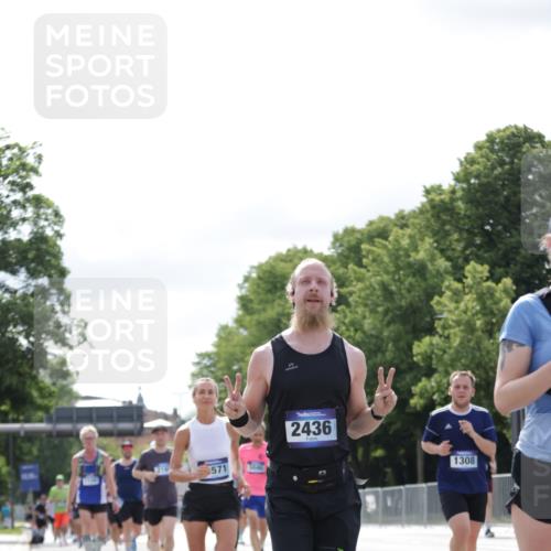 29.06.2025 - hella hamburg halbmarathon Jannik Wohlers http://msf.ph/oto/8153226 29.06.2025 10:15:38 Lombardsbrücke 1156, 1308, 1651, 2071, 2076, 2165, 2436, 2803, 3167, 4828, 5046, 5423, 7897, 8169, 8274, 8554, 8746, 8885, 9601, 9675, 9784, 9802, 10107, 10292, 10844, 10990, 11113, 11303, 11478, 11774, 11783, 11818, 12427, 12628, 14543, 14559, 15571, 15724, 15889, 16020, 16348, 16606, 17692, 18641, 19030 meine-sportfotos.de