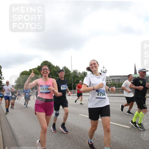 29.06.2025 - hella hamburg halbmarathon Jannik Wohlers http://msf.ph/oto/8153246 29.06.2025 10:47:58 Lombardsbrücke 1157, 1645, 2037, 2195, 2418, 2475, 2627, 2756, 2909, 2958, 3224, 3320, 3504, 3661, 3679, 3933, 4588, 5585, 5781, 5952, 6143, 7532, 8461, 8948, 9775, 9921, 10059, 10145, 11742, 12022, 12104, 12152, 12192, 12439, 12452, 12932, 13377, 13529, 13559, 13675, 13861, 13914, 14050, 15489, 15593, 15715, 15743, 16141, 16368, 16669, 16693, 16935, 16965, 17631, 17930, 18248, 18967 meine-sportfotos.de