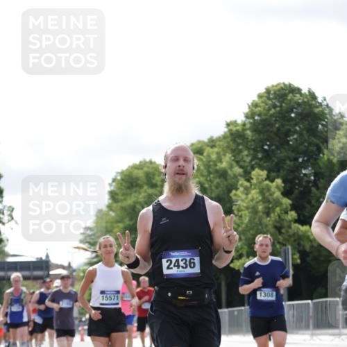 29.06.2025 - hella hamburg halbmarathon Jannik Wohlers http://msf.ph/oto/8153255 29.06.2025 10:15:39 Lombardsbrücke 1156, 1308, 1651, 2071, 2076, 2165, 2436, 2803, 3167, 4828, 5046, 5423, 7897, 8169, 8274, 8554, 8746, 8885, 9601, 9675, 9784, 9802, 10107, 10292, 10844, 10990, 11113, 11303, 11478, 11774, 11783, 11818, 12427, 12628, 14543, 14559, 15571, 15724, 15889, 16020, 16348, 16606, 17692, 18641, 19030 meine-sportfotos.de