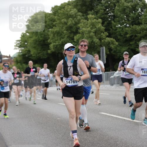 29.06.2025 - hella hamburg halbmarathon Jannik Wohlers http://msf.ph/oto/8153257 29.06.2025 10:52:55 Lombardsbrücke 1340, 1900, 1906, 2065, 2409, 3226, 4195, 4626, 5428, 5815, 7068, 7483, 7876, 8189, 8212, 8414, 8515, 8906, 9685, 9764, 10043, 10175, 10490, 11914, 12193, 12219, 12700, 13011, 13326, 13916, 13917, 14038, 14065, 14419, 14761, 17012, 17577, 17600, 18144, 18311, 18523, 18593 meine-sportfotos.de