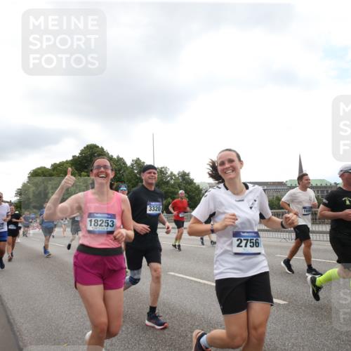 29.06.2025 - hella hamburg halbmarathon Jannik Wohlers http://msf.ph/oto/8153264 29.06.2025 10:47:58 Lombardsbrücke 1157, 1645, 2037, 2195, 2418, 2475, 2627, 2756, 2909, 2958, 3224, 3320, 3504, 3661, 3679, 3933, 4588, 5585, 5781, 5952, 6143, 7532, 8461, 8948, 9775, 9921, 10059, 10145, 11742, 12022, 12104, 12152, 12192, 12439, 12452, 12932, 13377, 13529, 13559, 13675, 13861, 13914, 14050, 15489, 15593, 15715, 15743, 16141, 16368, 16669, 16693, 16935, 16965, 17631, 17930, 18248, 18967 meine-sportfotos.de