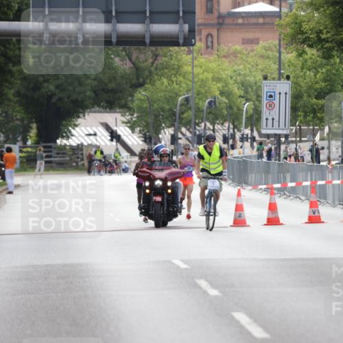 29.06.2025 - hella hamburg halbmarathon Jannik Wohlers http://msf.ph/oto/8153272 29.06.2025 09:34:29 Lombardsbrücke  meine-sportfotos.de