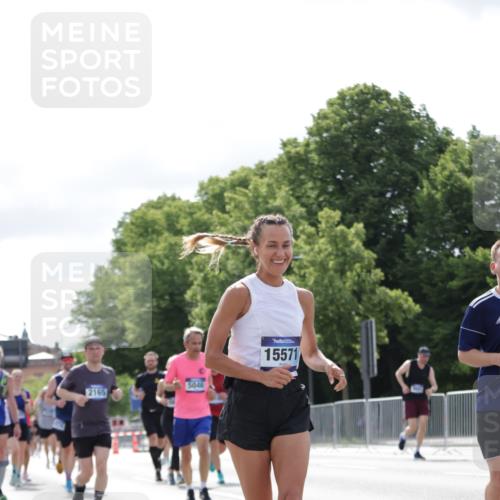 29.06.2025 - hella hamburg halbmarathon Jannik Wohlers http://msf.ph/oto/8153330 29.06.2025 10:15:40 Lombardsbrücke 1156, 1308, 1651, 2071, 2076, 2165, 2436, 2803, 2835, 3167, 4828, 5046, 5423, 7897, 8169, 8274, 8554, 8746, 8885, 9601, 9675, 9784, 9802, 10107, 10292, 10844, 10990, 11113, 11303, 11478, 11774, 11783, 11818, 12427, 12628, 14543, 14559, 15571, 15724, 15889, 16020, 16348, 16606, 17692, 18641, 18735, 19030 meine-sportfotos.de