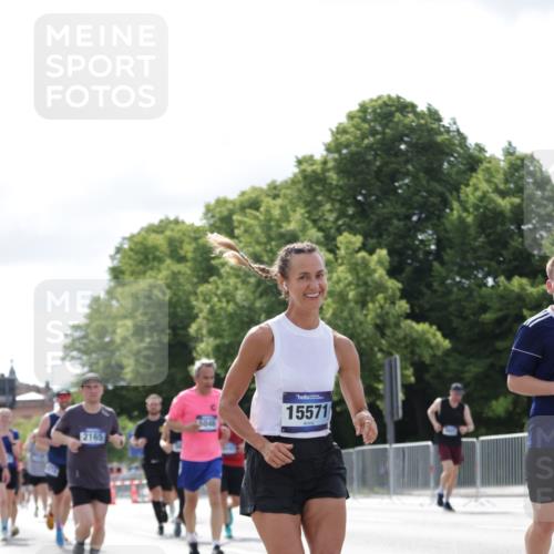 29.06.2025 - hella hamburg halbmarathon Jannik Wohlers http://msf.ph/oto/8153338 29.06.2025 10:15:40 Lombardsbrücke 1156, 1308, 1651, 2071, 2076, 2165, 2436, 2803, 2835, 3167, 4828, 5046, 5423, 7897, 8169, 8274, 8554, 8746, 8885, 9601, 9675, 9784, 9802, 10107, 10292, 10844, 10990, 11113, 11303, 11478, 11774, 11783, 11818, 12427, 12628, 14543, 14559, 15571, 15724, 15889, 16020, 16348, 16606, 17692, 18641, 18735, 19030 meine-sportfotos.de