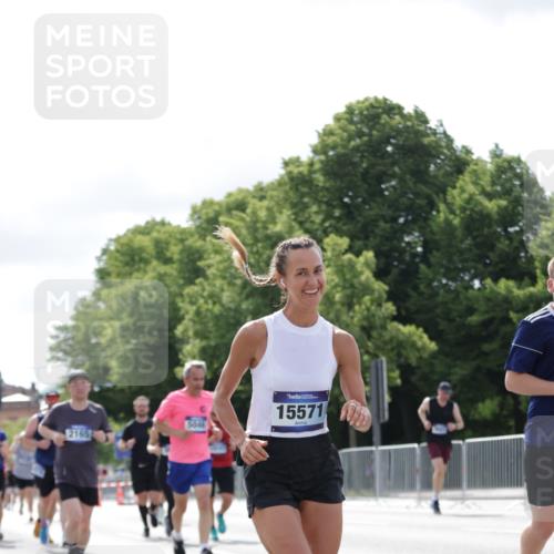 29.06.2025 - hella hamburg halbmarathon Jannik Wohlers http://msf.ph/oto/8153344 29.06.2025 10:15:40 Lombardsbrücke 1156, 1308, 1651, 2071, 2076, 2165, 2436, 2803, 2835, 3167, 4828, 5046, 5423, 7897, 8169, 8274, 8554, 8746, 8885, 9601, 9675, 9784, 9802, 10107, 10292, 10844, 10990, 11113, 11303, 11478, 11774, 11783, 11818, 12427, 12628, 14543, 14559, 15571, 15724, 15889, 16020, 16348, 16606, 17692, 18641, 18735, 19030 meine-sportfotos.de