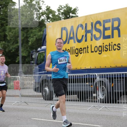 29.06.2025 - hella hamburg halbmarathon Jannik Wohlers http://msf.ph/oto/8153349 29.06.2025 10:53:00 Lombardsbrücke 1340, 1709, 1900, 1906, 1984, 2065, 2409, 3226, 4195, 4595, 5428, 5562, 5815, 6041, 6044, 7068, 7483, 7611, 7876, 8189, 8212, 8414, 8515, 8906, 9456, 9685, 9764, 9785, 10043, 10175, 10490, 11489, 11914, 12068, 12082, 12193, 12219, 12280, 12700, 13011, 13072, 13326, 13351, 14038, 14065, 14419, 14761, 15498, 16979, 17012, 17236, 17577, 17600, 18057, 18079, 18144, 18311, 18523, 18532, 18593 meine-sportfotos.de