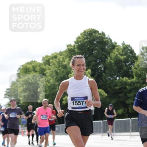29.06.2025 - hella hamburg halbmarathon Jannik Wohlers http://msf.ph/oto/8153354 29.06.2025 10:15:40 Lombardsbrücke 1156, 1308, 1651, 2071, 2076, 2165, 2436, 2803, 2835, 3167, 4828, 5046, 5423, 7897, 8169, 8274, 8554, 8746, 8885, 9601, 9675, 9784, 9802, 10107, 10292, 10844, 10990, 11113, 11303, 11478, 11774, 11783, 11818, 12427, 12628, 14543, 14559, 15571, 15724, 15889, 16020, 16348, 16606, 17692, 18641, 18735, 19030 meine-sportfotos.de