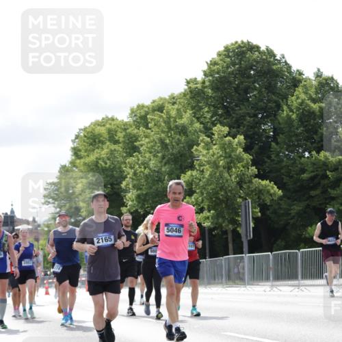 29.06.2025 - hella hamburg halbmarathon Jannik Wohlers http://msf.ph/oto/8153369 29.06.2025 10:15:41 Lombardsbrücke 1156, 1308, 1651, 2071, 2076, 2165, 2436, 2803, 2835, 3167, 4637, 4828, 5046, 5423, 7897, 8169, 8274, 8554, 8746, 8885, 9601, 9675, 9784, 9802, 9881, 10107, 10292, 10844, 10990, 11113, 11303, 11478, 11774, 11783, 11818, 12427, 12628, 14543, 15571, 15724, 15889, 16020, 16348, 16921, 17692, 18641, 18735, 19030 meine-sportfotos.de