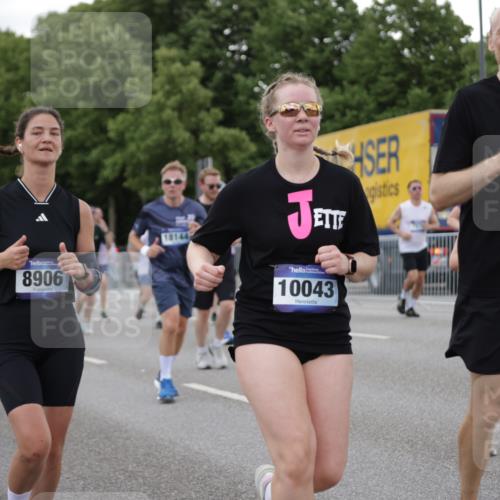29.06.2025 - hella hamburg halbmarathon Jannik Wohlers http://msf.ph/oto/8153386 29.06.2025 10:53:01 Lombardsbrücke 1340, 1709, 1900, 1906, 1984, 2065, 2409, 2429, 3226, 4195, 4595, 5428, 5562, 5815, 6041, 6044, 7068, 7483, 7611, 7876, 8189, 8212, 8414, 8515, 8906, 9077, 9456, 9685, 9764, 9785, 10043, 10175, 10490, 11489, 11914, 12068, 12082, 12193, 12219, 12259, 12280, 12459, 12700, 13011, 13072, 13326, 13351, 14038, 14065, 14419, 14761, 15498, 16979, 17012, 17236, 17577, 17600, 18057, 18079, 18144, 18311, 18523, 18532, 18593, 18609 meine-sportfotos.de