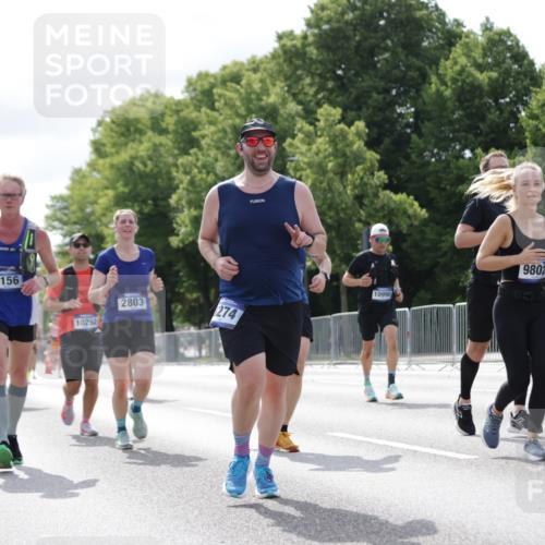 29.06.2025 - hella hamburg halbmarathon Jannik Wohlers http://msf.ph/oto/8153391 29.06.2025 10:15:44 Lombardsbrücke 1156, 1308, 1651, 2071, 2076, 2165, 2436, 2803, 2835, 3134, 4637, 4828, 5046, 5423, 7897, 8169, 8274, 8554, 9601, 9784, 9802, 9881, 10107, 10183, 10292, 10844, 10990, 11113, 11303, 11478, 11818, 12628, 14543, 15332, 15487, 15571, 15724, 15889, 16921, 17592, 17692, 18641, 18735, 19030 meine-sportfotos.de