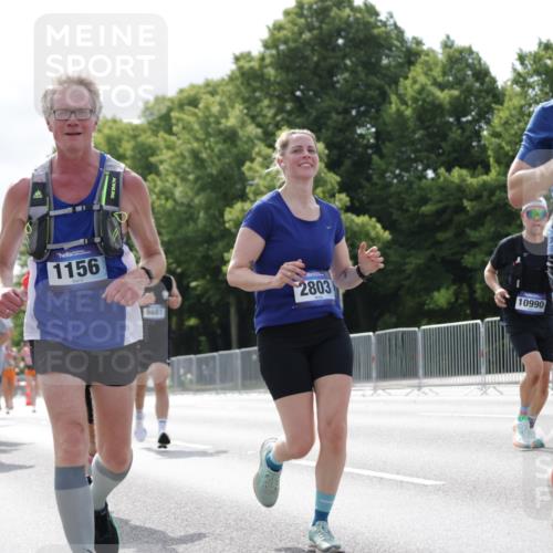 29.06.2025 - hella hamburg halbmarathon Jannik Wohlers http://msf.ph/oto/8153444 29.06.2025 10:15:45 Lombardsbrücke 1156, 1308, 1651, 2071, 2076, 2165, 2436, 2803, 2835, 3134, 3648, 4637, 4828, 5046, 5423, 7897, 8169, 8274, 8554, 9601, 9784, 9802, 9881, 10107, 10183, 10292, 10844, 10990, 11113, 11818, 12572, 12628, 13215, 14543, 15332, 15487, 15571, 15724, 15889, 16921, 17592, 17692, 18735, 19030 meine-sportfotos.de