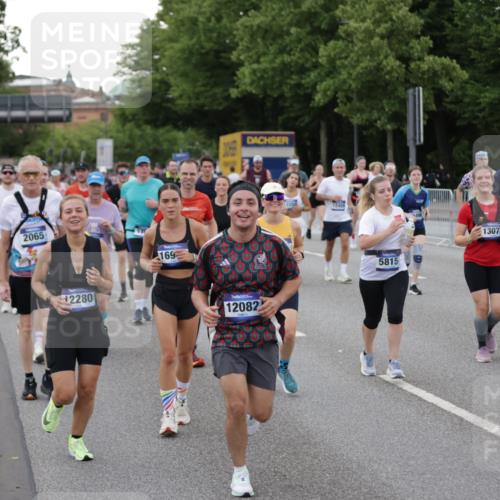 29.06.2025 - hella hamburg halbmarathon Jannik Wohlers http://msf.ph/oto/8153475 29.06.2025 10:53:06 Lombardsbrücke 1340, 1709, 1900, 1906, 1984, 2065, 2409, 2429, 3226, 4195, 4595, 5562, 5815, 5857, 6041, 6044, 6306, 6913, 6996, 7068, 7537, 7611, 7876, 7890, 8189, 8212, 8515, 8906, 9077, 9456, 9685, 9764, 9785, 10043, 10175, 10490, 11489, 11914, 12068, 12082, 12219, 12259, 12280, 12459, 13011, 13072, 13326, 13351, 14065, 14419, 14927, 15118, 15498, 15804, 16979, 17236, 17600, 17709, 18057, 18079, 18083, 18144, 18311, 18523, 18532, 18593, 18609 meine-sportfotos.de
