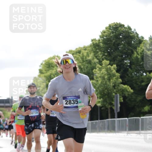 29.06.2025 - hella hamburg halbmarathon Jannik Wohlers http://msf.ph/oto/8153487 29.06.2025 10:15:48 Lombardsbrücke 1156, 1308, 1651, 2071, 2165, 2436, 2803, 2835, 3134, 3648, 4583, 4637, 4828, 5046, 5294, 8169, 8274, 9601, 9784, 9802, 9881, 10107, 10183, 10292, 10844, 10990, 11344, 11345, 12572, 13215, 13610, 14543, 15332, 15388, 15487, 15571, 15724, 15889, 16921, 17592, 17692, 18735, 19030 meine-sportfotos.de