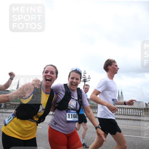 29.06.2025 - hella hamburg halbmarathon Jannik Wohlers http://msf.ph/oto/8153497 29.06.2025 10:48:46 Lombardsbrücke 1525, 2395, 2541, 2713, 2927, 3070, 3086, 3232, 3253, 4403, 4525, 4527, 4809, 5118, 5463, 5551, 6566, 6979, 6989, 7931, 7936, 8549, 9245, 9341, 9359, 10033, 10038, 10081, 10130, 10479, 10782, 10785, 11000, 11031, 11192, 11601, 11681, 11741, 11865, 12010, 12173, 12380, 12664, 12881, 12882, 13426, 13564, 13565, 14080, 14081, 14623, 15064, 15159, 15176, 15411, 15530, 15597, 15631, 15771, 16012, 16759, 17287, 17315, 17538, 17647, 17693, 18016, 18453 meine-sportfotos.de