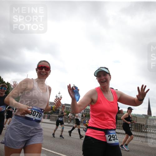 29.06.2025 - hella hamburg halbmarathon Jannik Wohlers http://msf.ph/oto/8153547 29.06.2025 10:48:59 Lombardsbrücke 1525, 1625, 2067, 2527, 2541, 2668, 2927, 3070, 3183, 3232, 3383, 3943, 4403, 4525, 4527, 4589, 4769, 4809, 5106, 5463, 6191, 6989, 7301, 7650, 7931, 7936, 8549, 9245, 9261, 10033, 10038, 10130, 10333, 10479, 10782, 10785, 11558, 11631, 11681, 12669, 13564, 13565, 14389, 14390, 15057, 15412, 16436, 16759, 17085, 17089, 17287, 17315, 17647, 17964, 18453, 18470 meine-sportfotos.de
