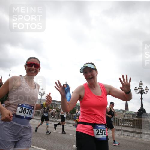 29.06.2025 - hella hamburg halbmarathon Jannik Wohlers http://msf.ph/oto/8153555 29.06.2025 10:48:59 Lombardsbrücke 1525, 1625, 2067, 2527, 2541, 2668, 2927, 3070, 3183, 3232, 3383, 3943, 4403, 4525, 4527, 4589, 4769, 4809, 5106, 5463, 6191, 6989, 7301, 7650, 7931, 7936, 8549, 9245, 9261, 10033, 10038, 10130, 10333, 10479, 10782, 10785, 11558, 11631, 11681, 12669, 13564, 13565, 14389, 14390, 15057, 15412, 16436, 16759, 17085, 17089, 17287, 17315, 17647, 17964, 18453, 18470 meine-sportfotos.de