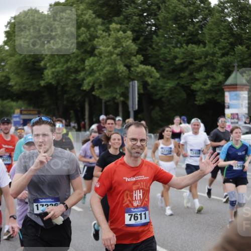 29.06.2025 - hella hamburg halbmarathon Jannik Wohlers http://msf.ph/oto/8153587 29.06.2025 10:53:09 Lombardsbrücke 1340, 1709, 1900, 1906, 1984, 2065, 2429, 3226, 4595, 5562, 5815, 5857, 6041, 6044, 6306, 6913, 6996, 7039, 7068, 7537, 7611, 7876, 7890, 8189, 8212, 8515, 8906, 9077, 9456, 9531, 9685, 9785, 10175, 11489, 11914, 12068, 12082, 12259, 12280, 12459, 13072, 13316, 13351, 14065, 14419, 14927, 15118, 15292, 15498, 15804, 15821, 15822, 16979, 17236, 17709, 18057, 18059, 18079, 18083, 18144, 18523, 18532, 18593, 18609 meine-sportfotos.de