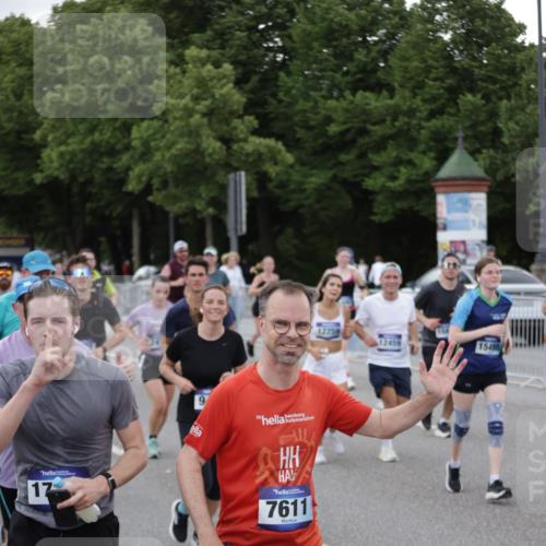 29.06.2025 - hella hamburg halbmarathon Jannik Wohlers http://msf.ph/oto/8153605 29.06.2025 10:53:09 Lombardsbrücke 1340, 1709, 1900, 1906, 1984, 2065, 2429, 3226, 4595, 5562, 5815, 5857, 6041, 6044, 6306, 6913, 6996, 7039, 7068, 7537, 7611, 7876, 7890, 8189, 8212, 8515, 8906, 9077, 9456, 9531, 9685, 9785, 10175, 11489, 11914, 12068, 12082, 12259, 12280, 12459, 13072, 13316, 13351, 14065, 14419, 14927, 15118, 15292, 15498, 15804, 15821, 15822, 16979, 17236, 17709, 18057, 18059, 18079, 18083, 18144, 18523, 18532, 18593, 18609 meine-sportfotos.de