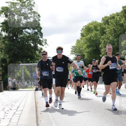 29.06.2025 - hella hamburg halbmarathon Jannik Wohlers http://msf.ph/oto/8153634 29.06.2025 10:15:55 Lombardsbrücke 1212, 1244, 1599, 2803, 2835, 3030, 3134, 3648, 4583, 4637, 5046, 5294, 6024, 7753, 8274, 8597, 8645, 9601, 9628, 9802, 9810, 9881, 10107, 10139, 10141, 10183, 10292, 10844, 10990, 11344, 11345, 11752, 12572, 13215, 13610, 13727, 15332, 15388, 15487, 15724, 16199, 16456, 16921, 17422, 17592, 17694, 17806, 17854, 17942, 18735 meine-sportfotos.de