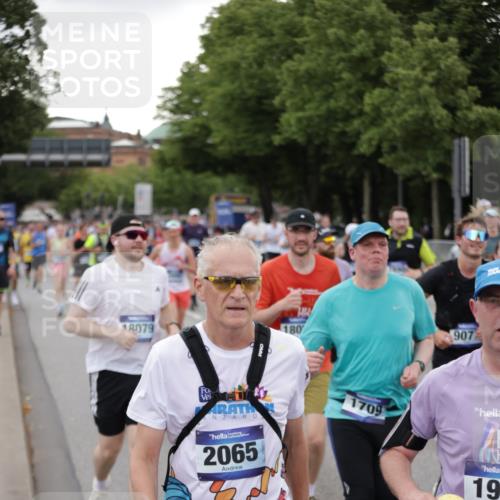 29.06.2025 - hella hamburg halbmarathon Jannik Wohlers http://msf.ph/oto/8153642 29.06.2025 10:53:10 Lombardsbrücke 1340, 1709, 1900, 1906, 1984, 2065, 2429, 3226, 4595, 5562, 5815, 5857, 6041, 6044, 6306, 6913, 6996, 7039, 7068, 7537, 7611, 7876, 7890, 8189, 8212, 8515, 8906, 9077, 9456, 9531, 9685, 9771, 9785, 10175, 11489, 11493, 11914, 12068, 12082, 12259, 12280, 12459, 13072, 13316, 13351, 14065, 14927, 15118, 15292, 15498, 15804, 15821, 15822, 16979, 17236, 17709, 18057, 18059, 18079, 18083, 18144, 18523, 18532, 18593, 18609, 18902 meine-sportfotos.de