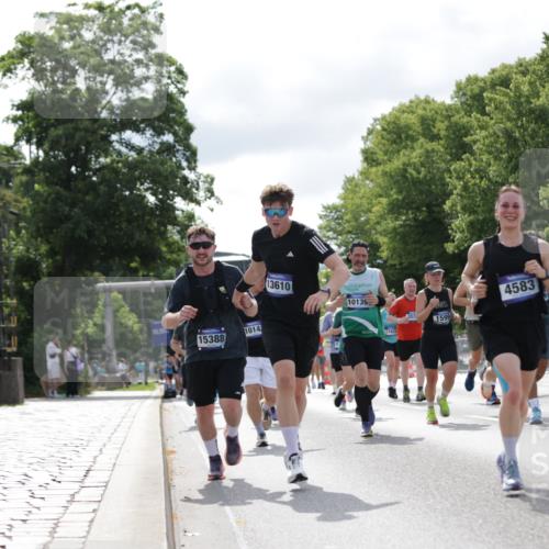 29.06.2025 - hella hamburg halbmarathon Jannik Wohlers http://msf.ph/oto/8153653 29.06.2025 10:15:55 Lombardsbrücke 1212, 1244, 1599, 2803, 2835, 3030, 3134, 3648, 4583, 4637, 5046, 5294, 6024, 7753, 8274, 8597, 8645, 9601, 9628, 9802, 9810, 9881, 10107, 10139, 10141, 10183, 10292, 10844, 10990, 11344, 11345, 11752, 12572, 13215, 13610, 13727, 15332, 15388, 15487, 15724, 16199, 16456, 16921, 17422, 17592, 17694, 17806, 17854, 17942, 18735 meine-sportfotos.de