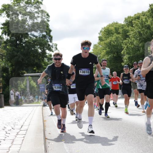 29.06.2025 - hella hamburg halbmarathon Jannik Wohlers http://msf.ph/oto/8153698 29.06.2025 10:15:56 Lombardsbrücke 1212, 1244, 1599, 2803, 2835, 3030, 3134, 3648, 4583, 4637, 5294, 6024, 7753, 8274, 8597, 8645, 8847, 9601, 9628, 9802, 9810, 9881, 10107, 10139, 10141, 10183, 10292, 10844, 10990, 11344, 11345, 11752, 12572, 13215, 13220, 13610, 13727, 15332, 15388, 15487, 15724, 16199, 16456, 16607, 16921, 17422, 17592, 17694, 17806, 17854, 17942, 18735 meine-sportfotos.de