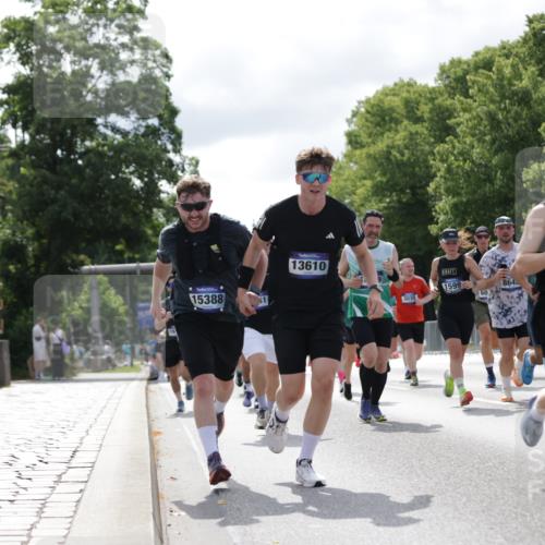 29.06.2025 - hella hamburg halbmarathon Jannik Wohlers http://msf.ph/oto/8153710 29.06.2025 10:15:56 Lombardsbrücke 1212, 1244, 1599, 2803, 2835, 3030, 3134, 3648, 4583, 4637, 5294, 6024, 7753, 8274, 8597, 8645, 8847, 9601, 9628, 9802, 9810, 9881, 10107, 10139, 10141, 10183, 10292, 10844, 10990, 11344, 11345, 11752, 12572, 13215, 13220, 13610, 13727, 15332, 15388, 15487, 15724, 16199, 16456, 16607, 16921, 17422, 17592, 17694, 17806, 17854, 17942, 18735 meine-sportfotos.de