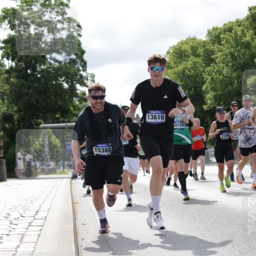 29.06.2025 - hella hamburg halbmarathon Jannik Wohlers http://msf.ph/oto/8153735 29.06.2025 10:15:56 Lombardsbrücke 1212, 1244, 1599, 2803, 2835, 3030, 3134, 3648, 4583, 4637, 5294, 6024, 7753, 8274, 8597, 8645, 8847, 9601, 9628, 9802, 9810, 9881, 10107, 10139, 10141, 10183, 10292, 10844, 10990, 11344, 11345, 11752, 12572, 13215, 13220, 13610, 13727, 15332, 15388, 15487, 15724, 16199, 16456, 16607, 16921, 17422, 17592, 17694, 17806, 17854, 17942, 18735 meine-sportfotos.de