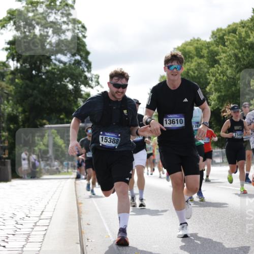 29.06.2025 - hella hamburg halbmarathon Jannik Wohlers http://msf.ph/oto/8153755 29.06.2025 10:15:56 Lombardsbrücke 1212, 1244, 1599, 2803, 2835, 3030, 3134, 3648, 4583, 4637, 5294, 6024, 7753, 8274, 8597, 8645, 8847, 9601, 9628, 9802, 9810, 9881, 10107, 10139, 10141, 10183, 10292, 10844, 10990, 11344, 11345, 11752, 12572, 13215, 13220, 13610, 13727, 15332, 15388, 15487, 15724, 16199, 16456, 16607, 16921, 17422, 17592, 17694, 17806, 17854, 17942, 18735 meine-sportfotos.de