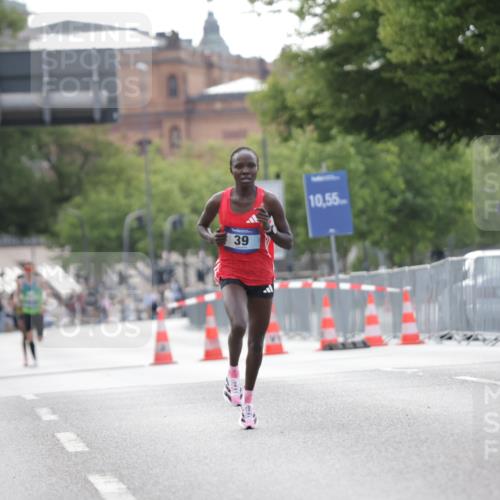 29.06.2025 - hella hamburg halbmarathon Jannik Wohlers http://msf.ph/oto/8153758 29.06.2025 09:35:01 Lombardsbrücke 36, 39 meine-sportfotos.de