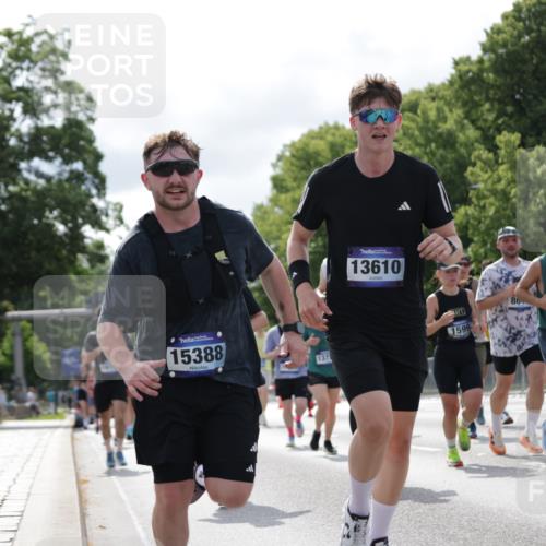 29.06.2025 - hella hamburg halbmarathon Jannik Wohlers http://msf.ph/oto/8153794 29.06.2025 10:15:57 Lombardsbrücke 1212, 1244, 1599, 2803, 2835, 3030, 3134, 3156, 3484, 3648, 4583, 4637, 5294, 6024, 7753, 8295, 8597, 8645, 8847, 9601, 9628, 9810, 9881, 10139, 10141, 10183, 10292, 10844, 10990, 11344, 11345, 11752, 12572, 13215, 13220, 13610, 13727, 13835, 14857, 15332, 15388, 15487, 15724, 16199, 16456, 16607, 16921, 17422, 17592, 17694, 17806, 17854, 17942, 18735 meine-sportfotos.de